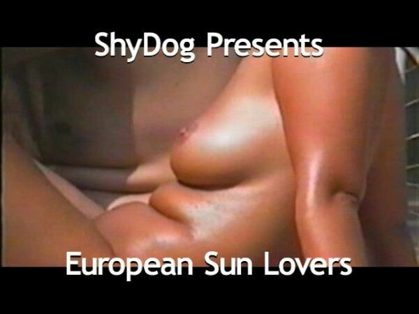 Nudist Beach Video - European Sun Lovers  ヌーディストビーチビデオ