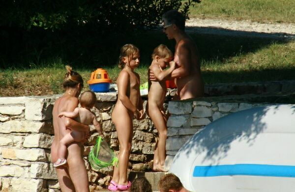 PureNudism - Nudist Family Pictures RP Set5  ヌーディストの家族の写真