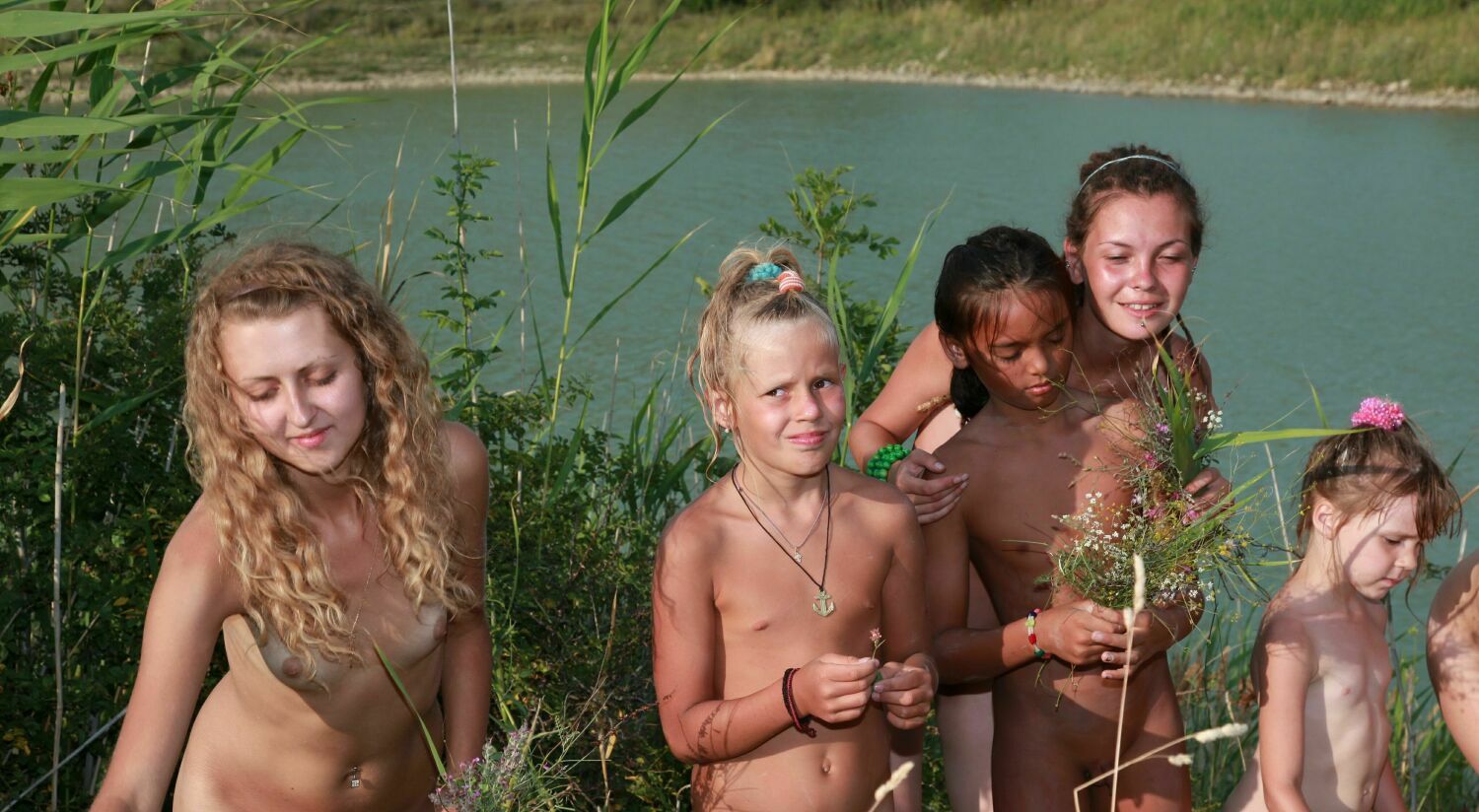 Family nudist pics - Purenudism young nudists [Watermelon marsh]