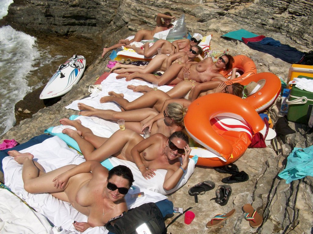 Private collection of nudist photos from the beaches