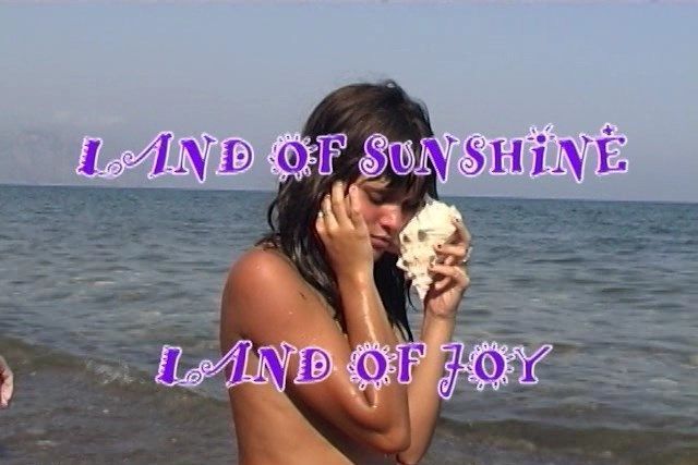 Family nudist - Land and sunshine, land of joy